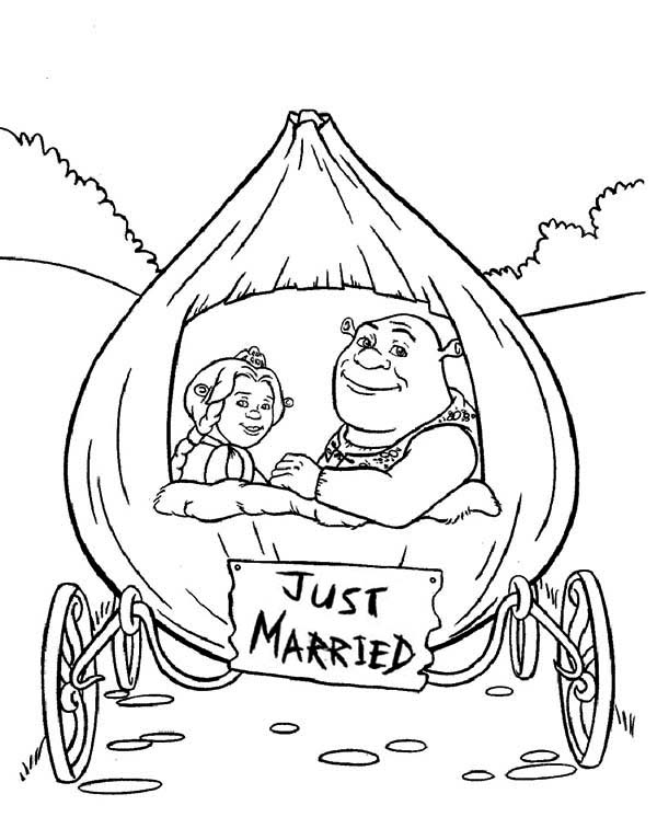 Shrek, : Shrek and Princess Fiona in Onion Carriage They Were Just Married Coloring Page